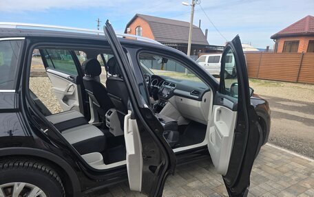 Volkswagen Tiguan II, 2017 год, 3 200 000 рублей, 9 фотография