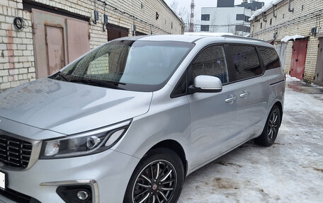 KIA Carnival III, 2019 год, 2 950 000 рублей, 1 фотография