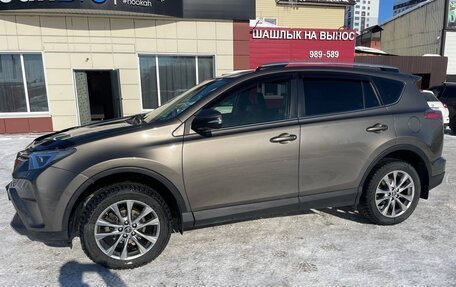 Toyota RAV4, 2016 год, 2 650 000 рублей, 2 фотография