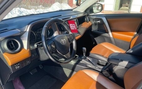 Toyota RAV4, 2016 год, 2 650 000 рублей, 5 фотография