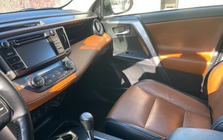 Toyota RAV4, 2016 год, 2 650 000 рублей, 10 фотография