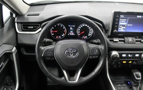 Toyota RAV4, 2021 год, 3 050 000 рублей, 8 фотография