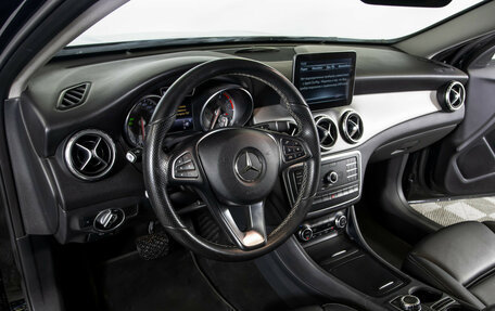 Mercedes-Benz GLA, 2016 год, 1 888 000 рублей, 21 фотография