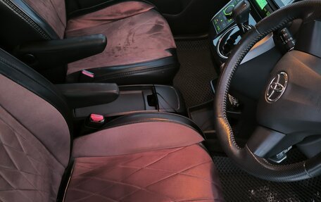 Toyota Wish II, 2012 год, 1 700 000 рублей, 9 фотография