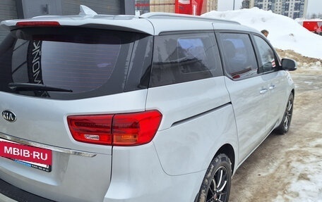 KIA Carnival III, 2019 год, 2 950 000 рублей, 7 фотография