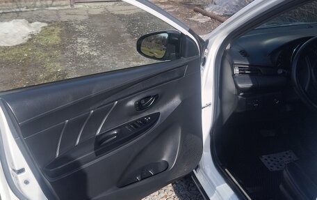 Toyota Yaris XP150 рестайлинг, 2021 год, 1 849 000 рублей, 11 фотография