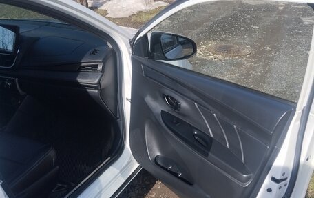 Toyota Yaris XP150 рестайлинг, 2021 год, 1 849 000 рублей, 17 фотография