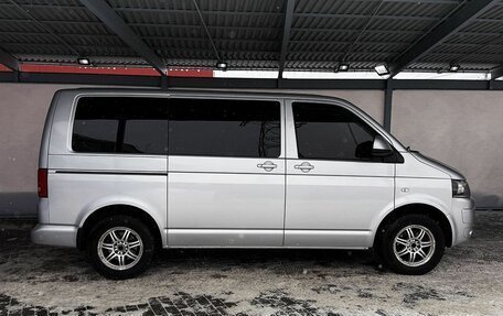 Volkswagen Caravelle T5, 2011 год, 1 889 000 рублей, 6 фотография
