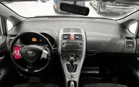 Toyota Auris II, 2007 год, 650 000 рублей, 17 фотография