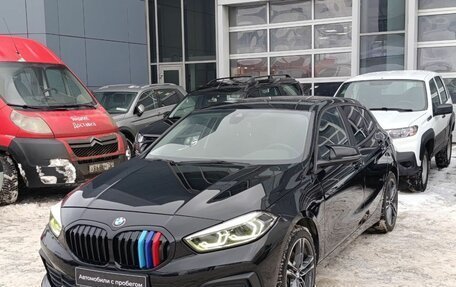 BMW 1 серия, 2020 год, 2 200 000 рублей, 4 фотография