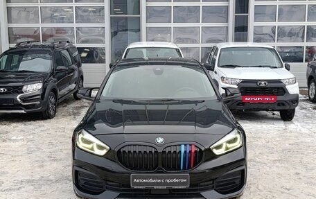 BMW 1 серия, 2020 год, 2 200 000 рублей, 3 фотография