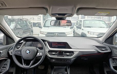 BMW 1 серия, 2020 год, 2 200 000 рублей, 11 фотография