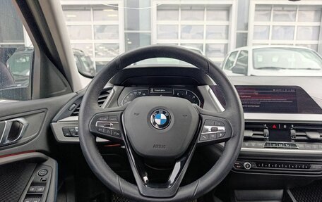 BMW 1 серия, 2020 год, 2 200 000 рублей, 13 фотография