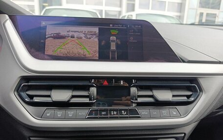 BMW 1 серия, 2020 год, 2 200 000 рублей, 21 фотография