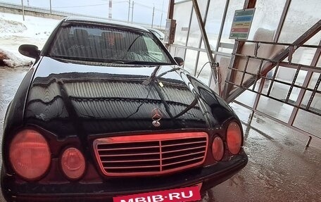 Mercedes-Benz CLK-Класс, 2000 год, 290 000 рублей, 1 фотография