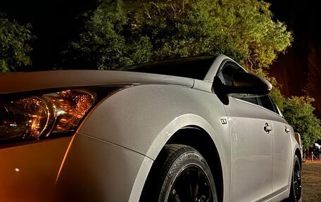 Chevrolet Cruze II, 2011 год, 850 000 рублей, 3 фотография