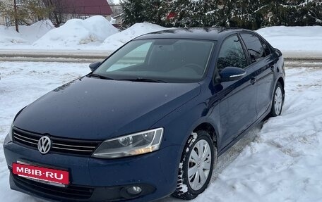 Volkswagen Jetta VI, 2011 год, 980 000 рублей, 3 фотография