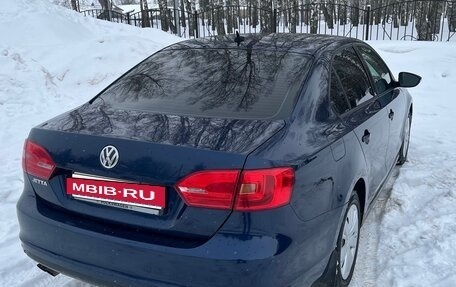 Volkswagen Jetta VI, 2011 год, 980 000 рублей, 6 фотография