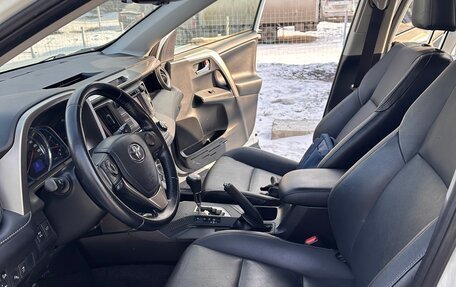 Toyota RAV4, 2015 год, 2 490 000 рублей, 9 фотография