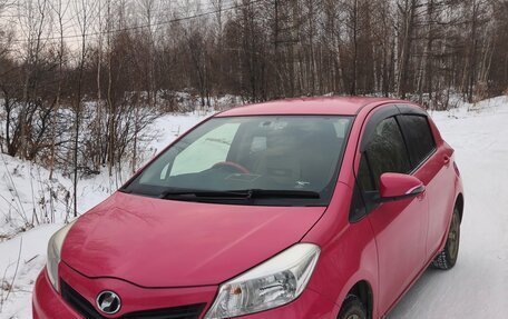 Toyota Vitz, 2013 год, 700 000 рублей, 1 фотография