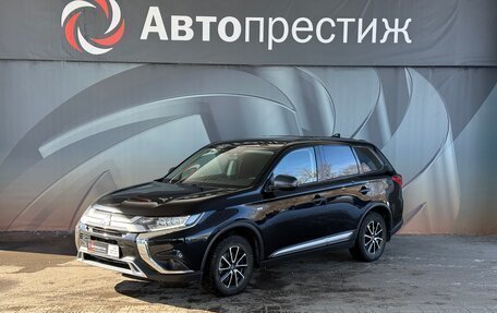 Mitsubishi Outlander III рестайлинг 3, 2019 год, 1 890 000 рублей, 1 фотография