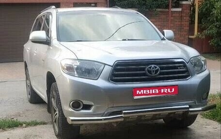 Toyota Highlander III, 2010 год, 1 668 000 рублей, 1 фотография