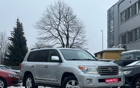 Toyota Land Cruiser 200, 2012 год, 2 999 000 рублей, 1 фотография