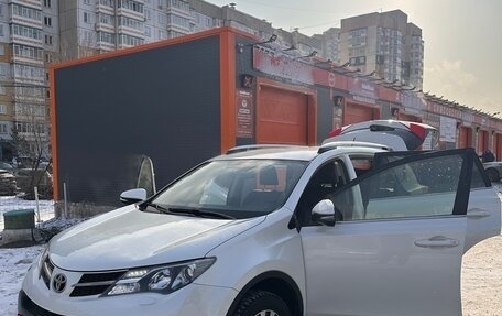 Toyota RAV4, 2015 год, 2 490 000 рублей, 13 фотография