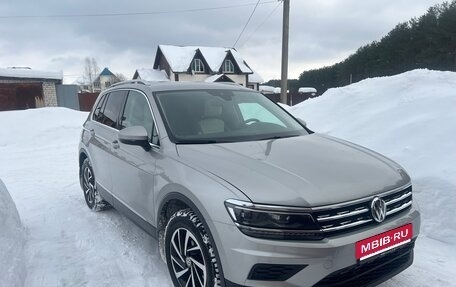 Volkswagen Tiguan II, 2019 год, 2 300 000 рублей, 1 фотография