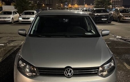 Volkswagen Polo VI (EU Market), 2011 год, 700 000 рублей, 1 фотография