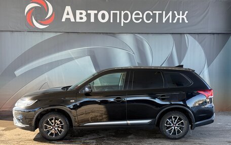 Mitsubishi Outlander III рестайлинг 3, 2019 год, 1 890 000 рублей, 8 фотография