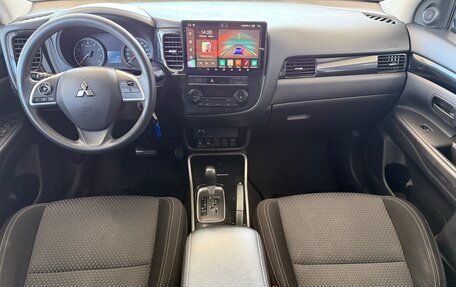 Mitsubishi Outlander III рестайлинг 3, 2019 год, 1 890 000 рублей, 11 фотография