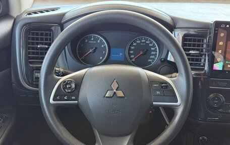 Mitsubishi Outlander III рестайлинг 3, 2019 год, 1 890 000 рублей, 12 фотография