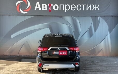 Mitsubishi Outlander III рестайлинг 3, 2019 год, 1 890 000 рублей, 6 фотография