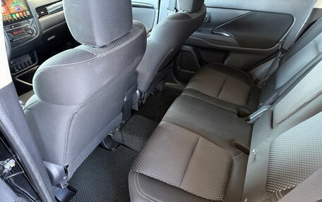 Mitsubishi Outlander III рестайлинг 3, 2019 год, 1 890 000 рублей, 15 фотография