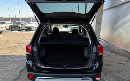 Mitsubishi Outlander III рестайлинг 3, 2019 год, 1 890 000 рублей, 20 фотография