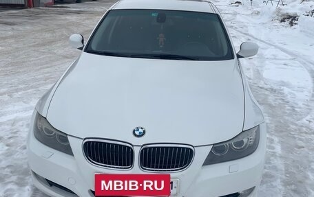 BMW 3 серия, 2011 год, 1 400 000 рублей, 2 фотография