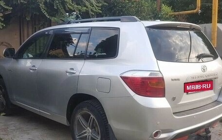 Toyota Highlander III, 2010 год, 1 668 000 рублей, 2 фотография