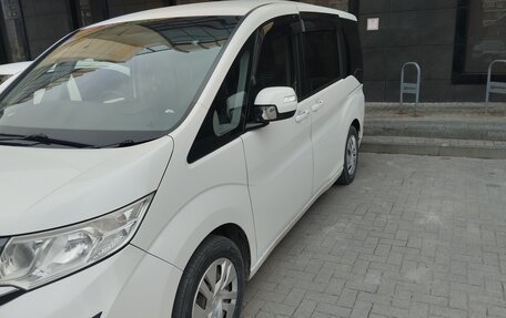 Honda Stepwgn IV, 2016 год, 1 640 000 рублей, 2 фотография
