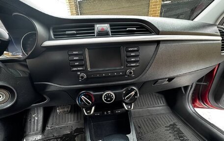 KIA Rio IV, 2018 год, 1 550 000 рублей, 10 фотография