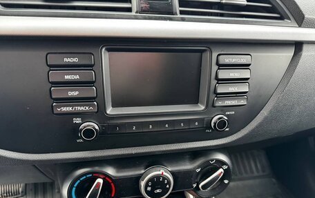 KIA Rio IV, 2018 год, 1 550 000 рублей, 11 фотография