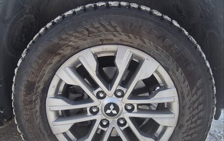 Mitsubishi Pajero Sport III рестайлинг, 2022 год, 4 300 000 рублей, 12 фотография