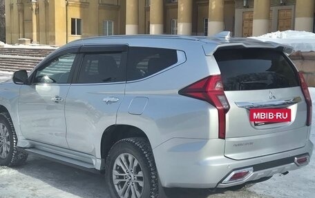 Mitsubishi Pajero Sport III рестайлинг, 2022 год, 4 300 000 рублей, 4 фотография