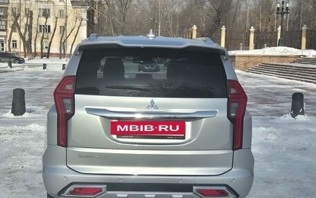 Mitsubishi Pajero Sport III рестайлинг, 2022 год, 4 300 000 рублей, 5 фотография