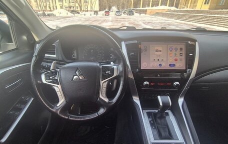 Mitsubishi Pajero Sport III рестайлинг, 2022 год, 4 300 000 рублей, 15 фотография