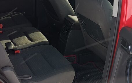 Volkswagen Touran III, 2004 год, 400 000 рублей, 8 фотография