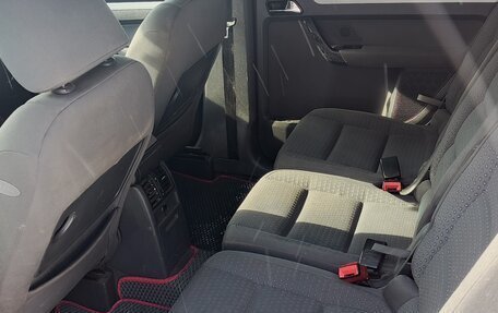 Volkswagen Touran III, 2004 год, 400 000 рублей, 6 фотография