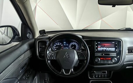 Mitsubishi Outlander III рестайлинг 3, 2019 год, 2 493 000 рублей, 20 фотография