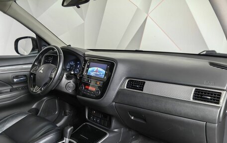 Mitsubishi Outlander III рестайлинг 3, 2019 год, 2 493 000 рублей, 13 фотография