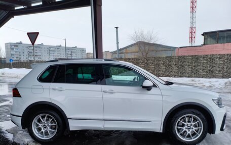 Volkswagen Tiguan II, 2018 год, 2 531 000 рублей, 3 фотография